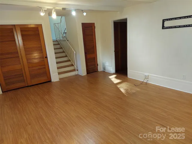 $2,350 | 3813 Selwyn Avenue, Charlotte, NC 28209