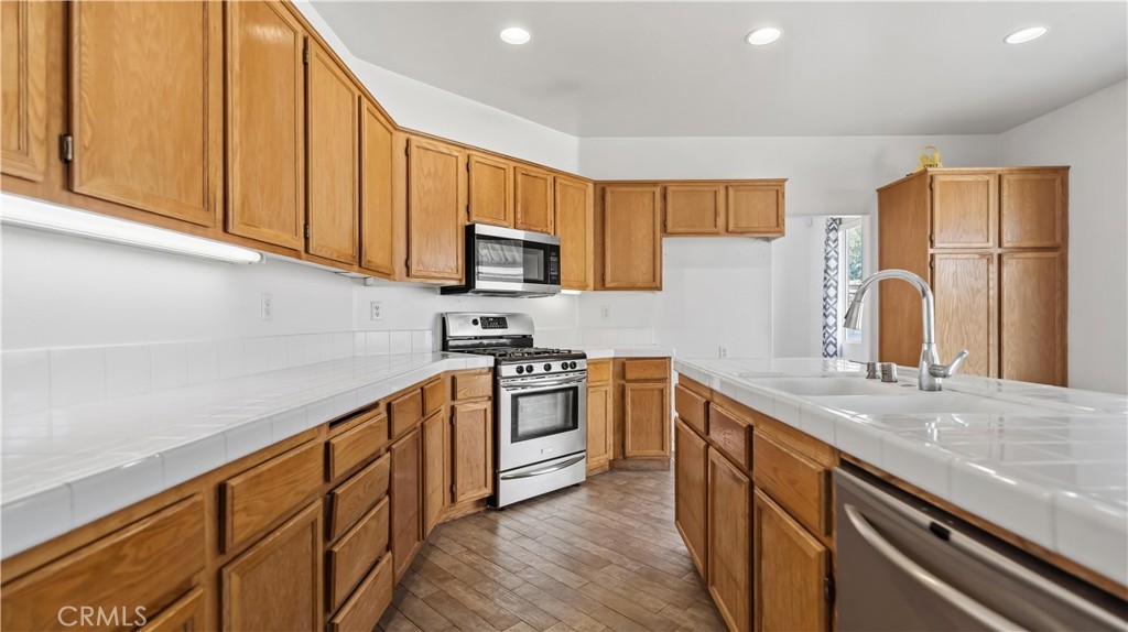 7111 Terni Place Rancho Cucamonga, CA 91701 - Photo 9 of 33