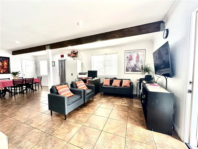 $1,150,000 | 140 South Vendome Street, Los Angeles, CA 90057