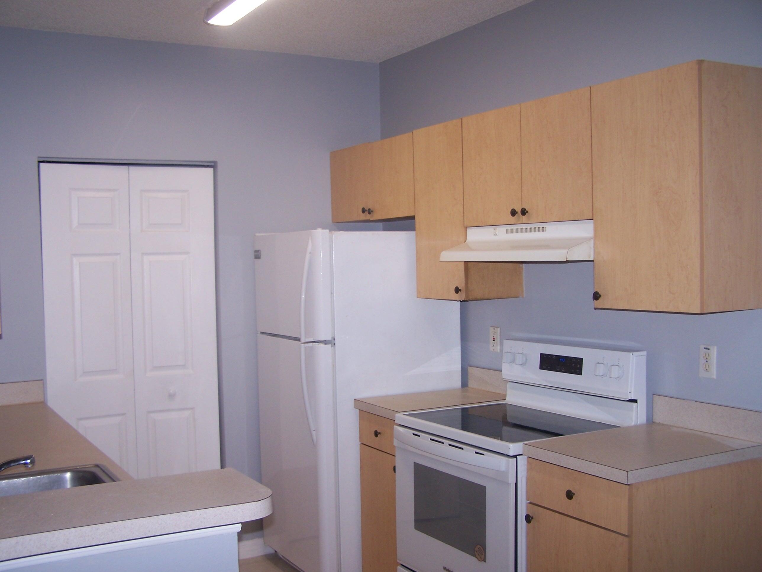 10366 Fox Trail Road South, Unit 1705 Royal Palm Beach, FL 33411 - Photo 2 of 15 100_3393