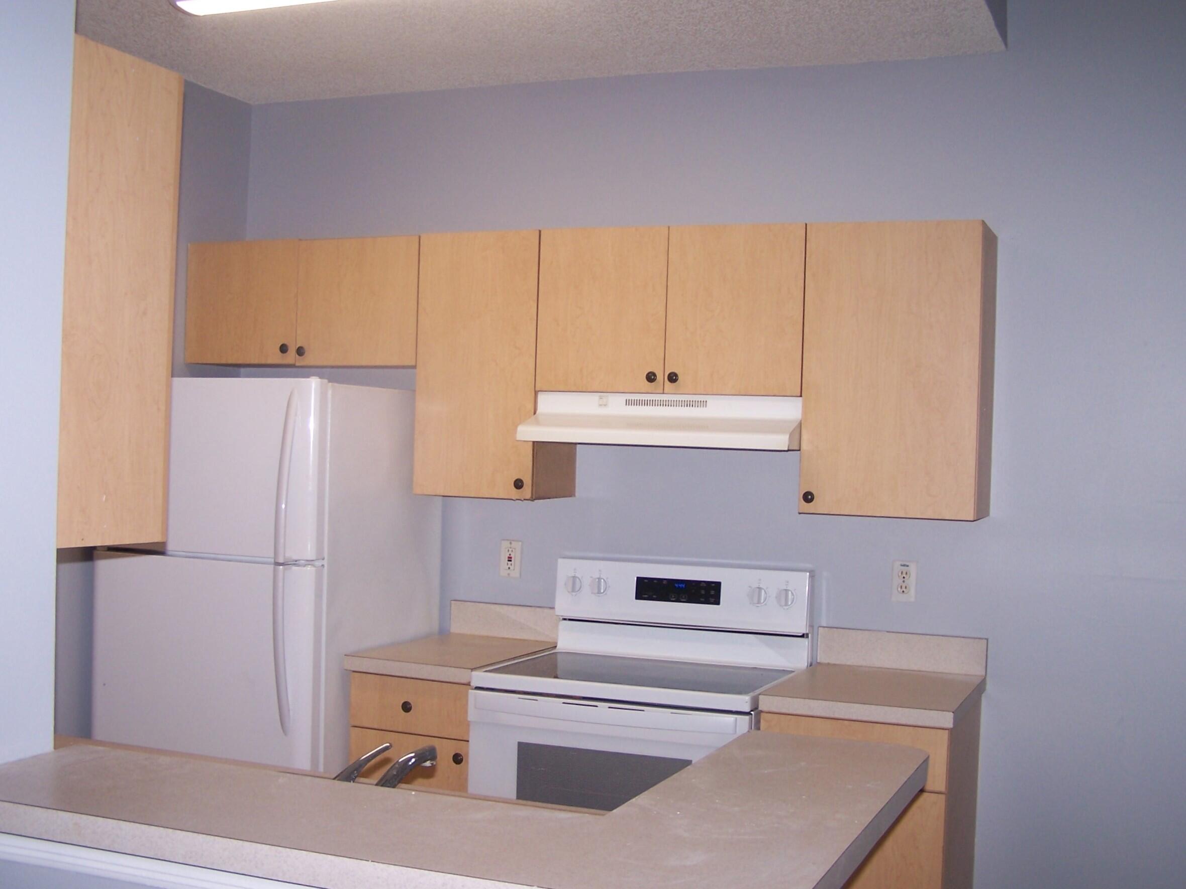 10366 Fox Trail Road South, Unit 1705 Royal Palm Beach, FL 33411 - Photo 4 of 15 100_3395