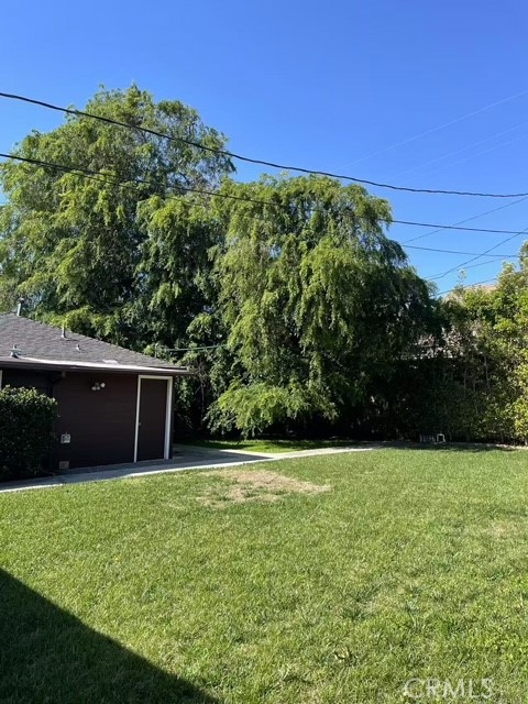 471 Woodward Boulevard Pasadena, CA 91107 - Photo 20 of 30 a view of a back yard