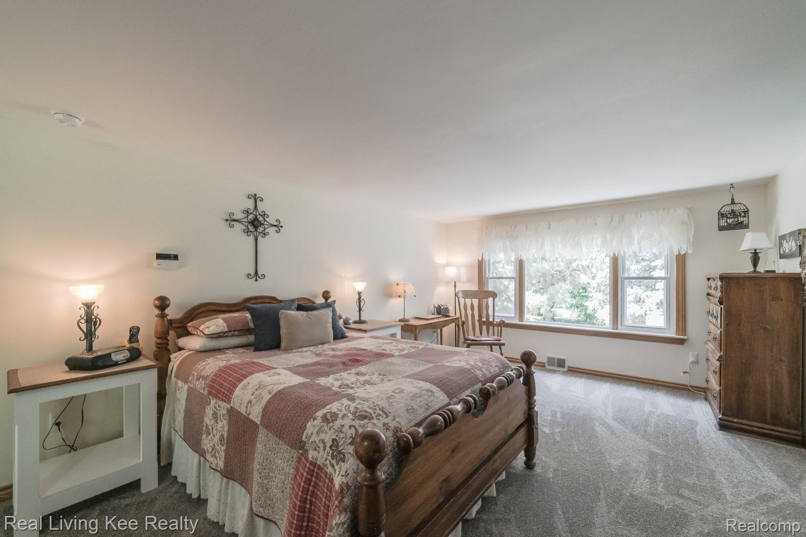 3875 Metamora Road Oxford, MI 48371 - Photo 14 of 36 Upper Large Master Suite