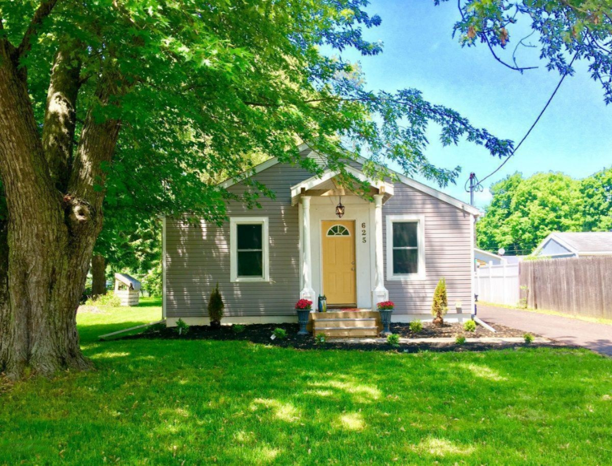 625 Sheridan Road St. Joseph, MI 49085 - Photo 1 of 22 406718-0