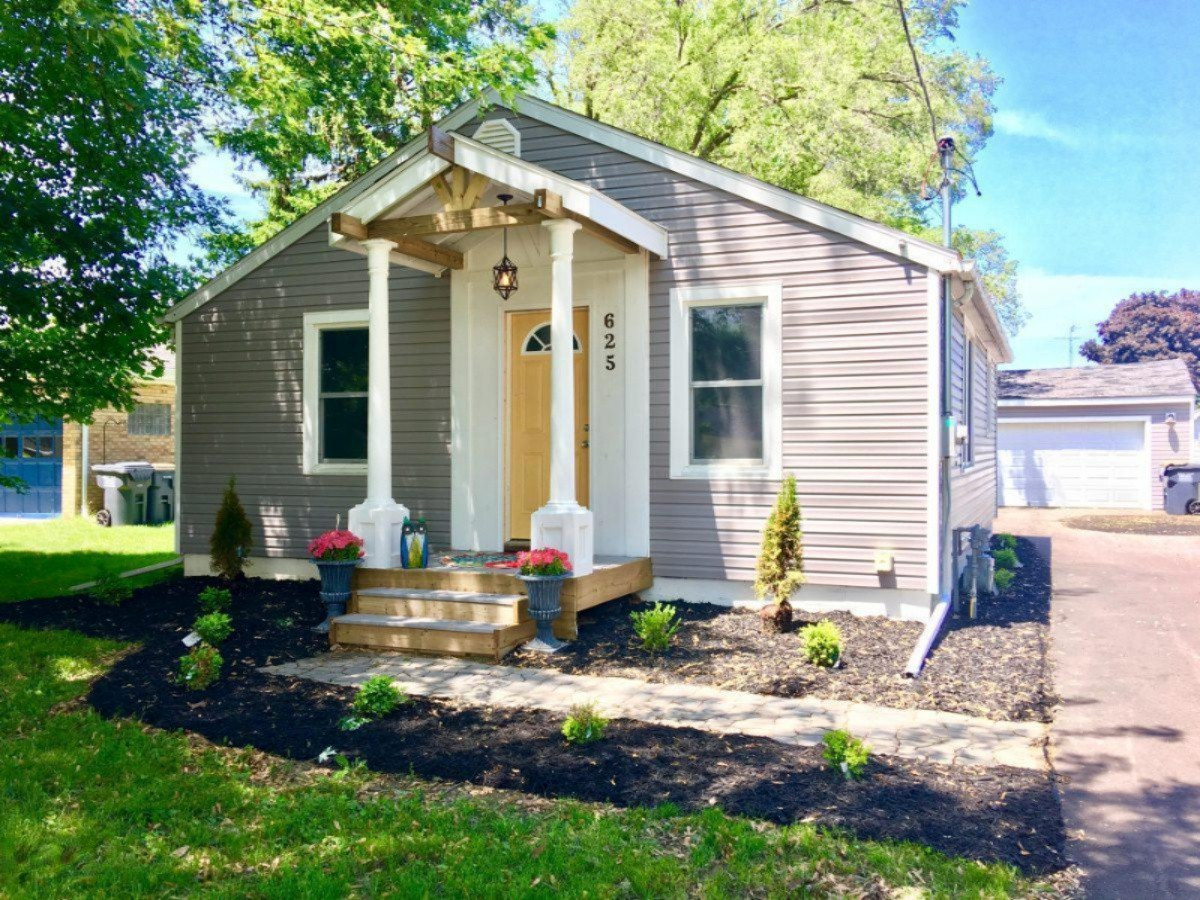 625 Sheridan Road St. Joseph, MI 49085 - Photo 2 of 22 406718-1