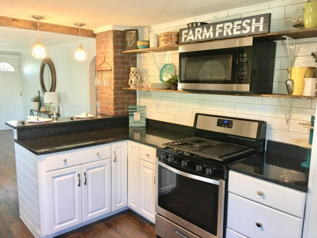 625 Sheridan Road St. Joseph, MI 49085 - Photo 3 of 22 406718-2