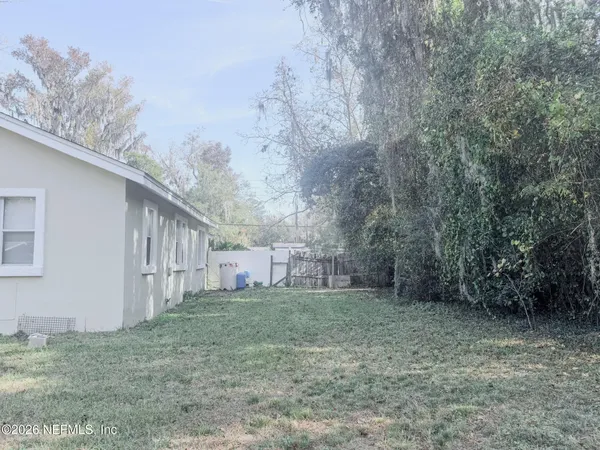 a house view with a outdoor space