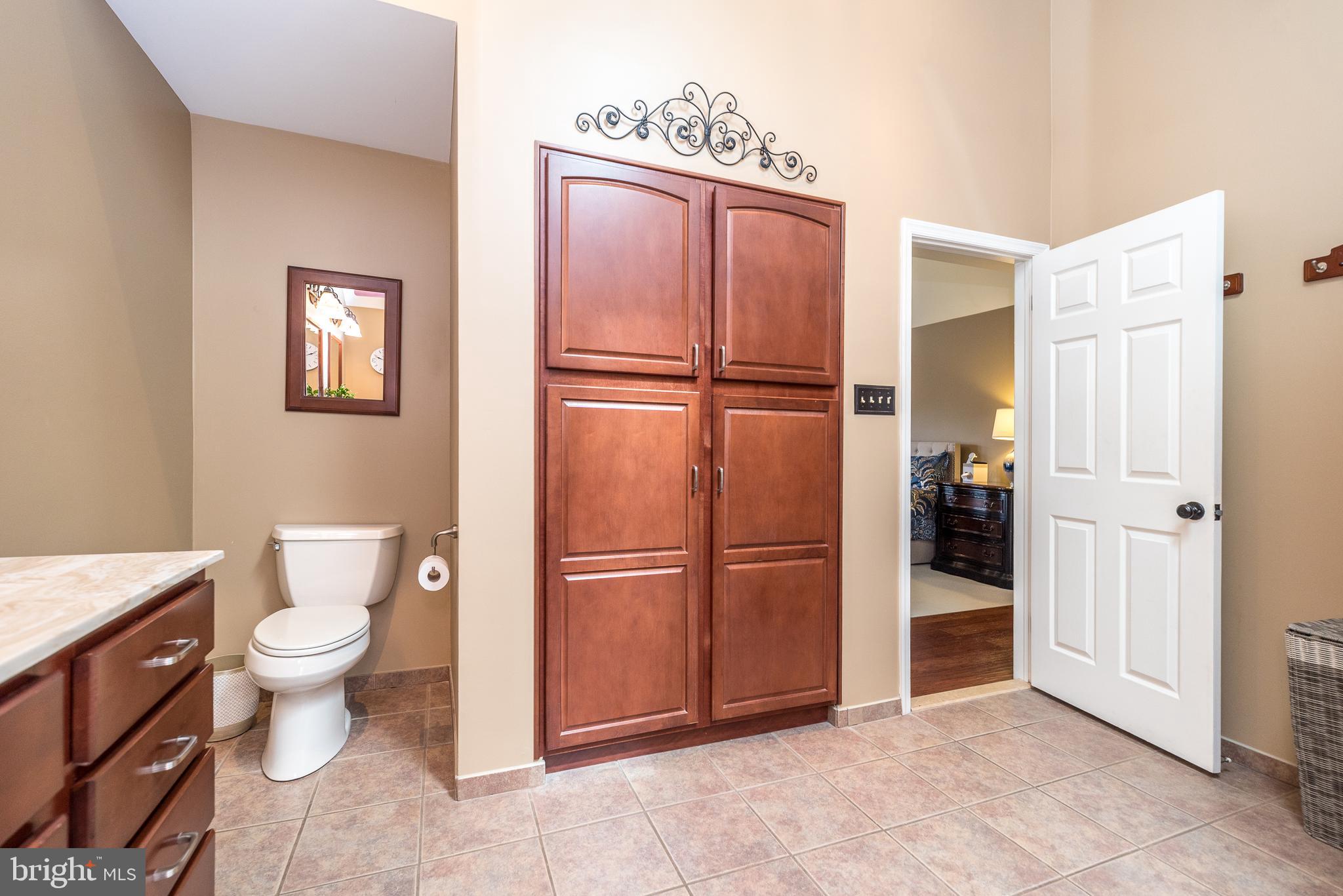 214 Broad Acres Road Lansdale, PA 19446 - Photo 33 of 65 Linen Closet