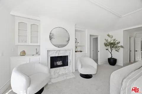 $3,695,000 | 19382 Woodlands Drive, Huntington Beach, CA 92648