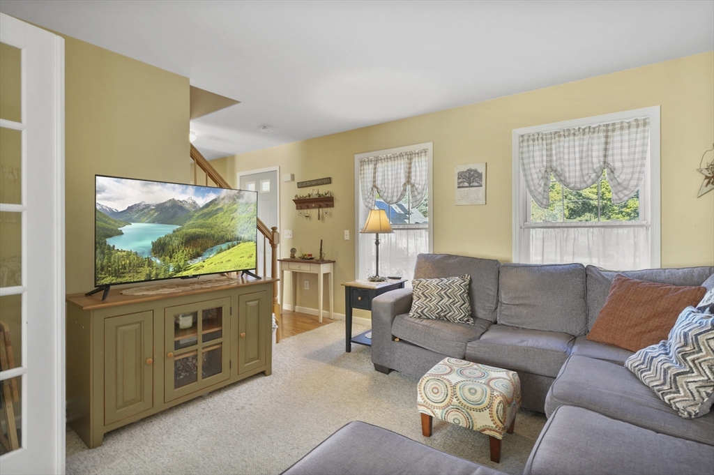 11 Maplewood Road Millbury, MA 01527 - Photo 12 of 27