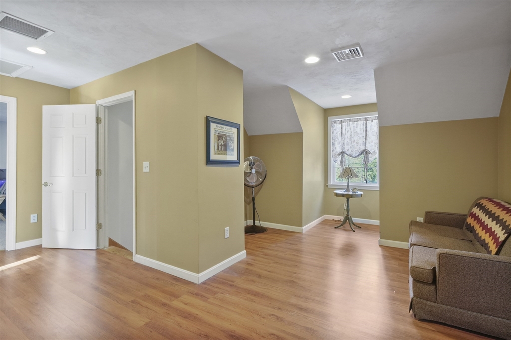 11 Maplewood Road Millbury, MA 01527 - Photo 17 of 27