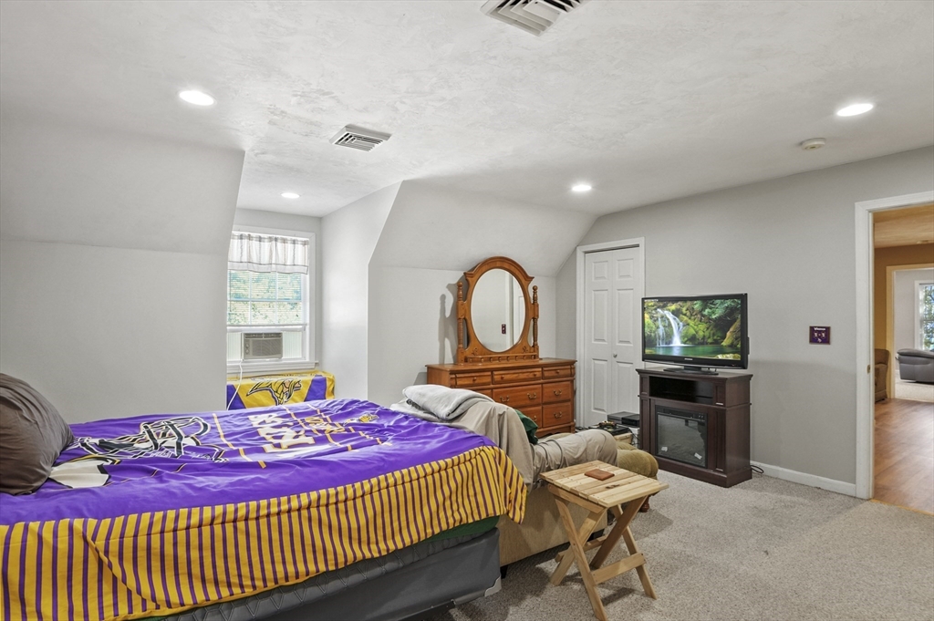 11 Maplewood Road Millbury, MA 01527 - Photo 19 of 27