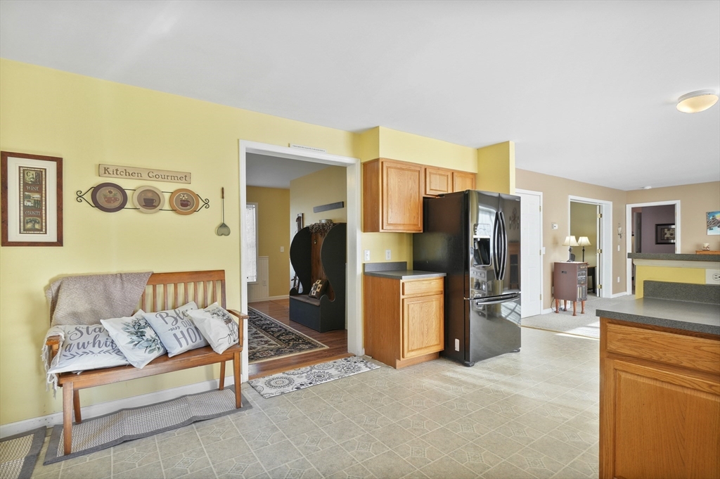 11 Maplewood Road Millbury, MA 01527 - Photo 6 of 27