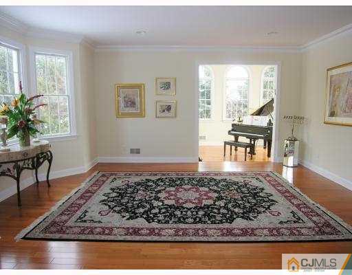 101 Dutch Road East Brunswick, NJ 08816 - Photo 3 of 10 Gallery Image 3