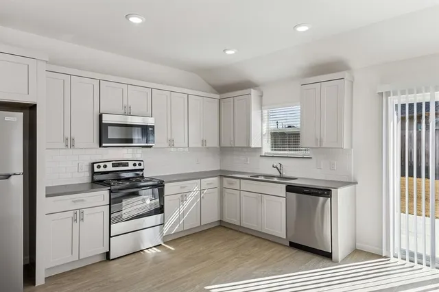 $1,895 | 1803 Boxwood Drive, Sherman, TX 75092