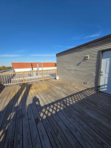 $3,760 | 2358 West School Street, Unit 4W, Chicago, IL 60618