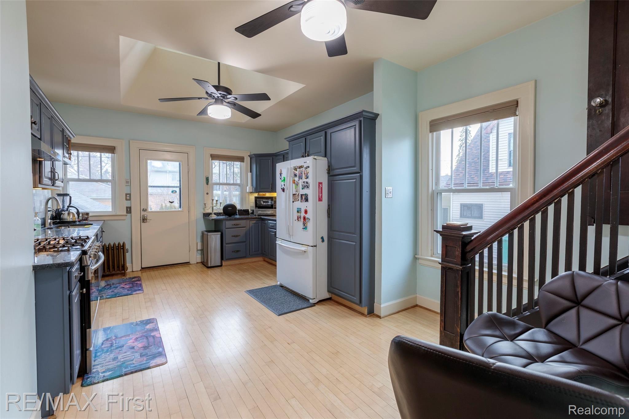 830 Barrington Road Grosse Pointe, MI 48230 - Photo 14 of 32 830 Barrington Rd-15.jpg