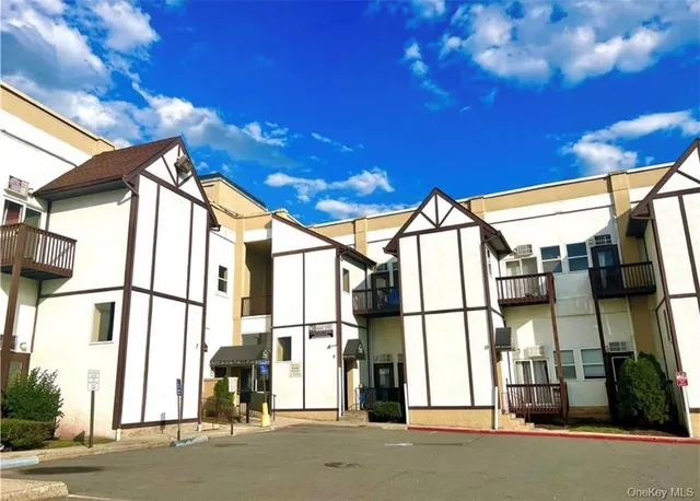 $1,600 | 39 Church Street, Unit 53, Port Jervis, NY 12771