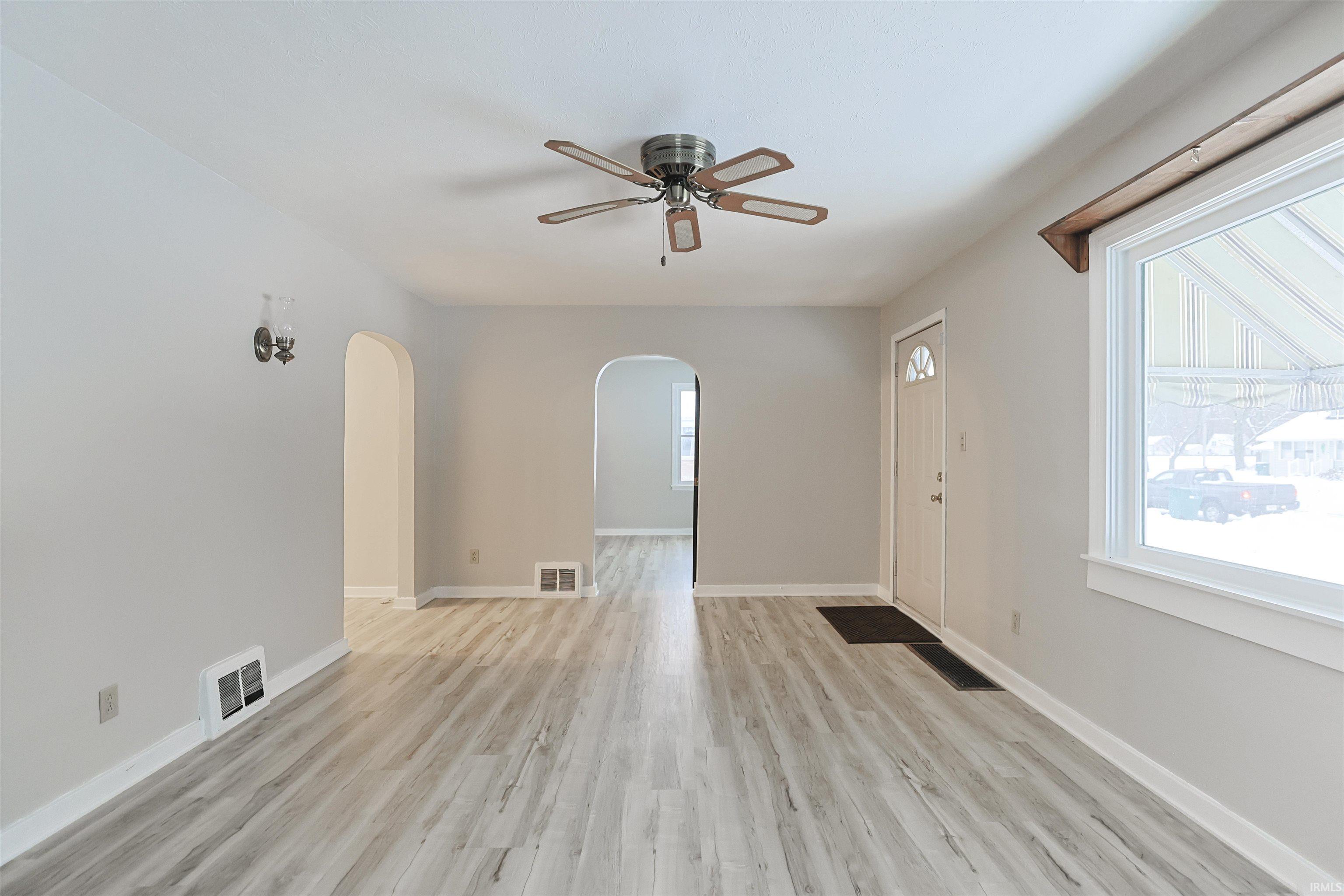 140 Oakside Road Mishawaka, IN 46544 - Photo 6 of 30 Gallery Image 6
