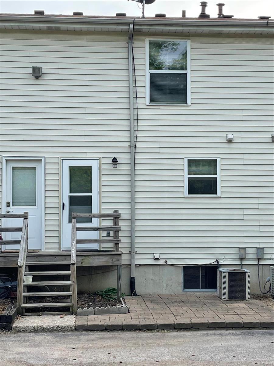 1636 Meyer Drive St. Charles, MO 63303 - Photo 9 of 29