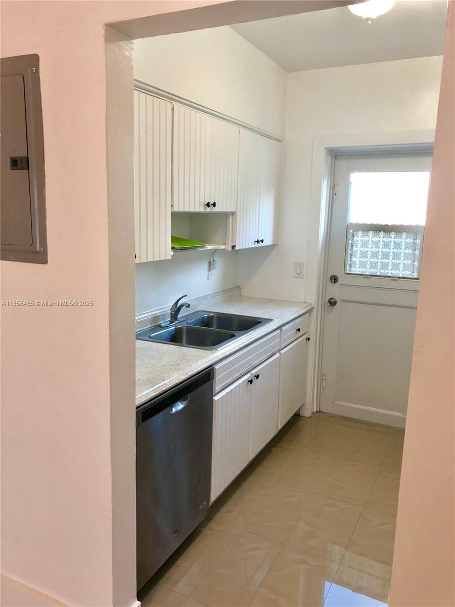 8227 Crespi Boulevard, Unit 3 Miami Beach, FL 33141 - Photo 13 of 27