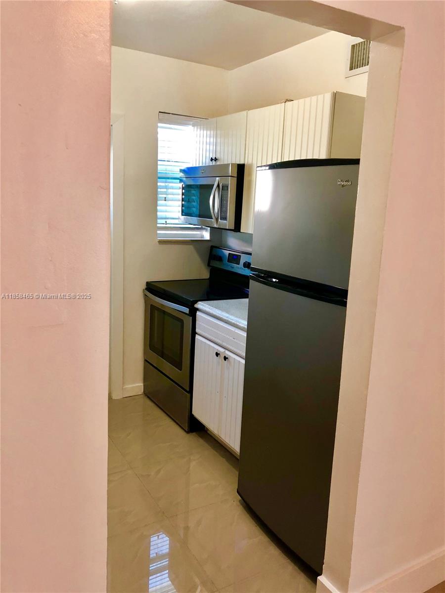 8227 Crespi Boulevard, Unit 3 Miami Beach, FL 33141 - Photo 14 of 27