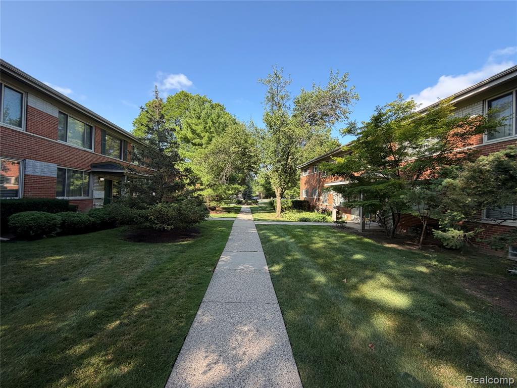946 North Adams Road, Unit 3 Birmingham, MI 48009 - Photo 16 of 20 Gallery Image 16