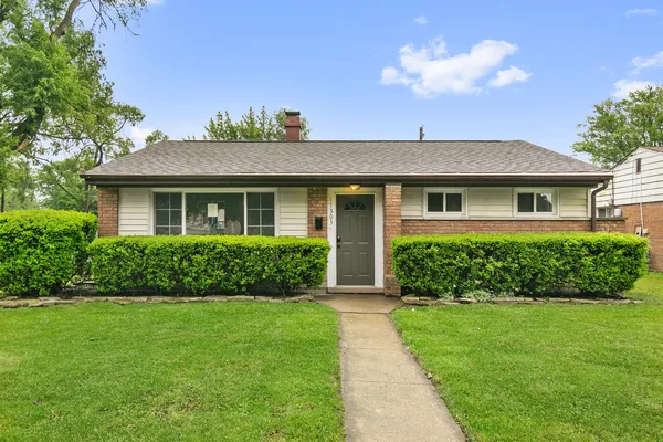 $249,700 | 17303 Chicago Avenue, Lansing, IL 60438