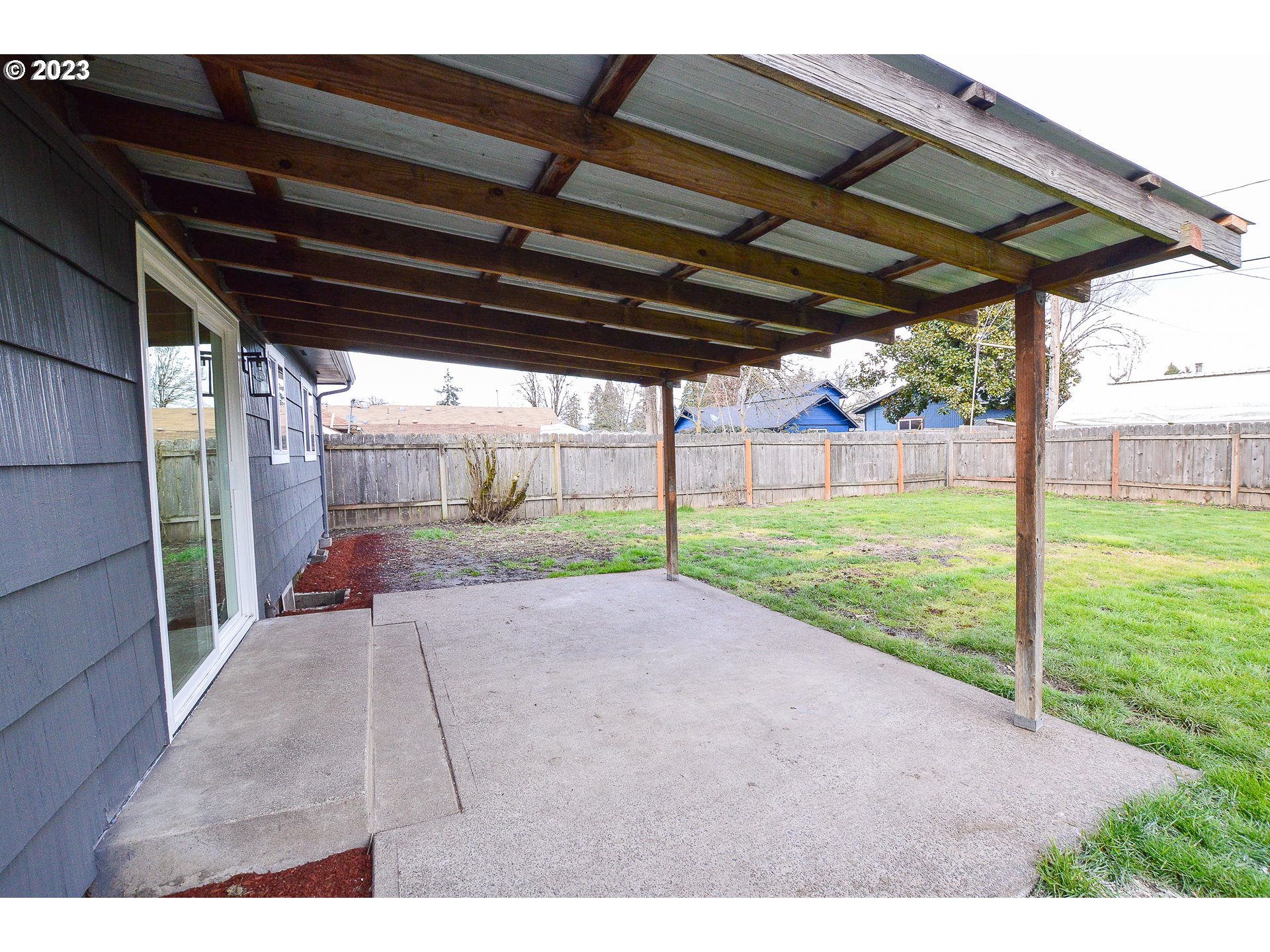 419 25th Street Springfield, OR 97477 - Photo 16 of 17 a view of backyard with green space