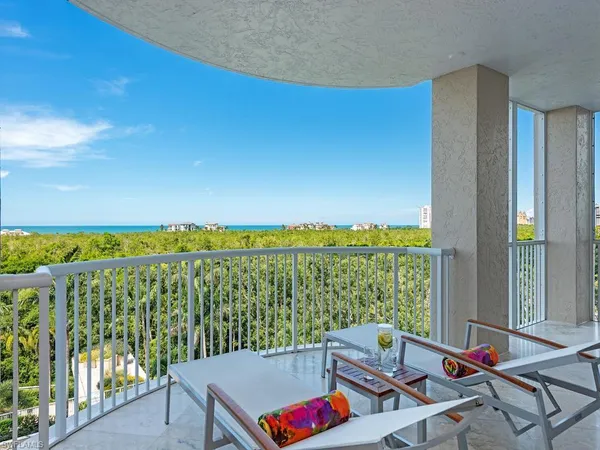 $1,949,000 | 7117 Pelican Bay Boulevard, Unit 507, Naples, FL 34108
