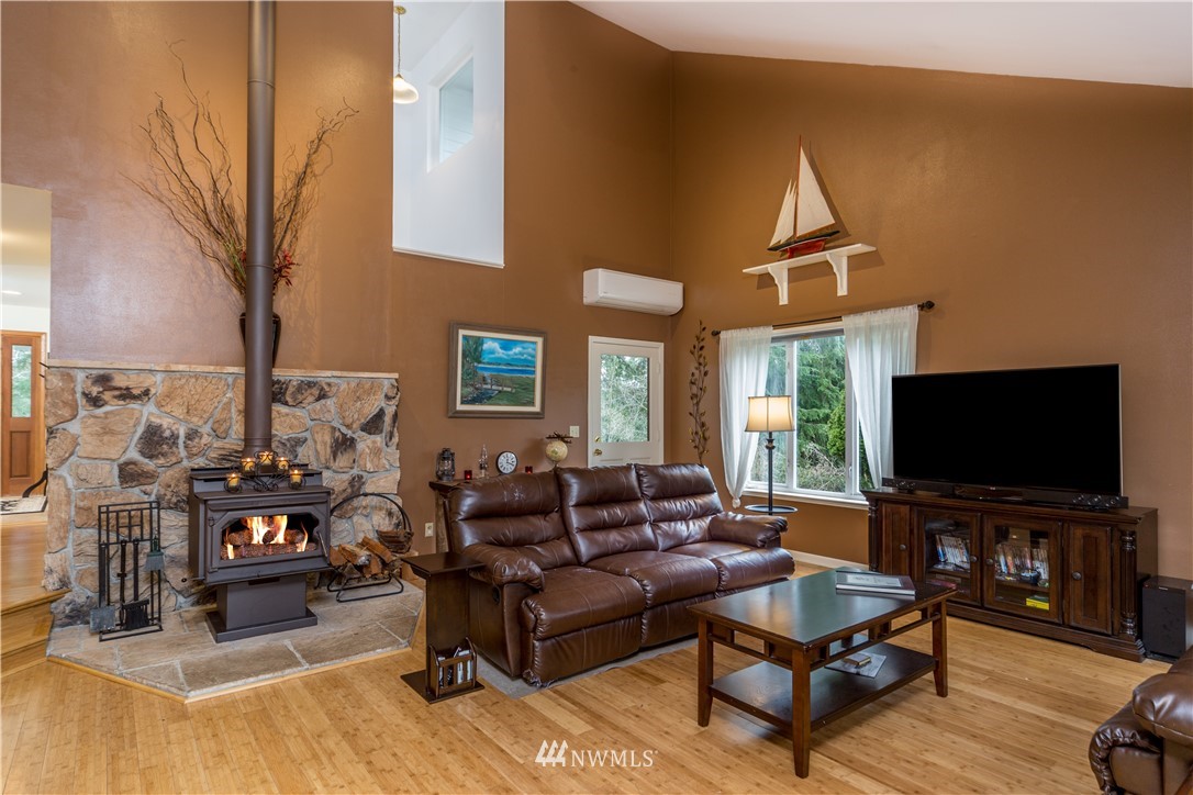 9918 Northeast Kingston Farm Road Kingston, WA 98346 - Photo 4 of 40