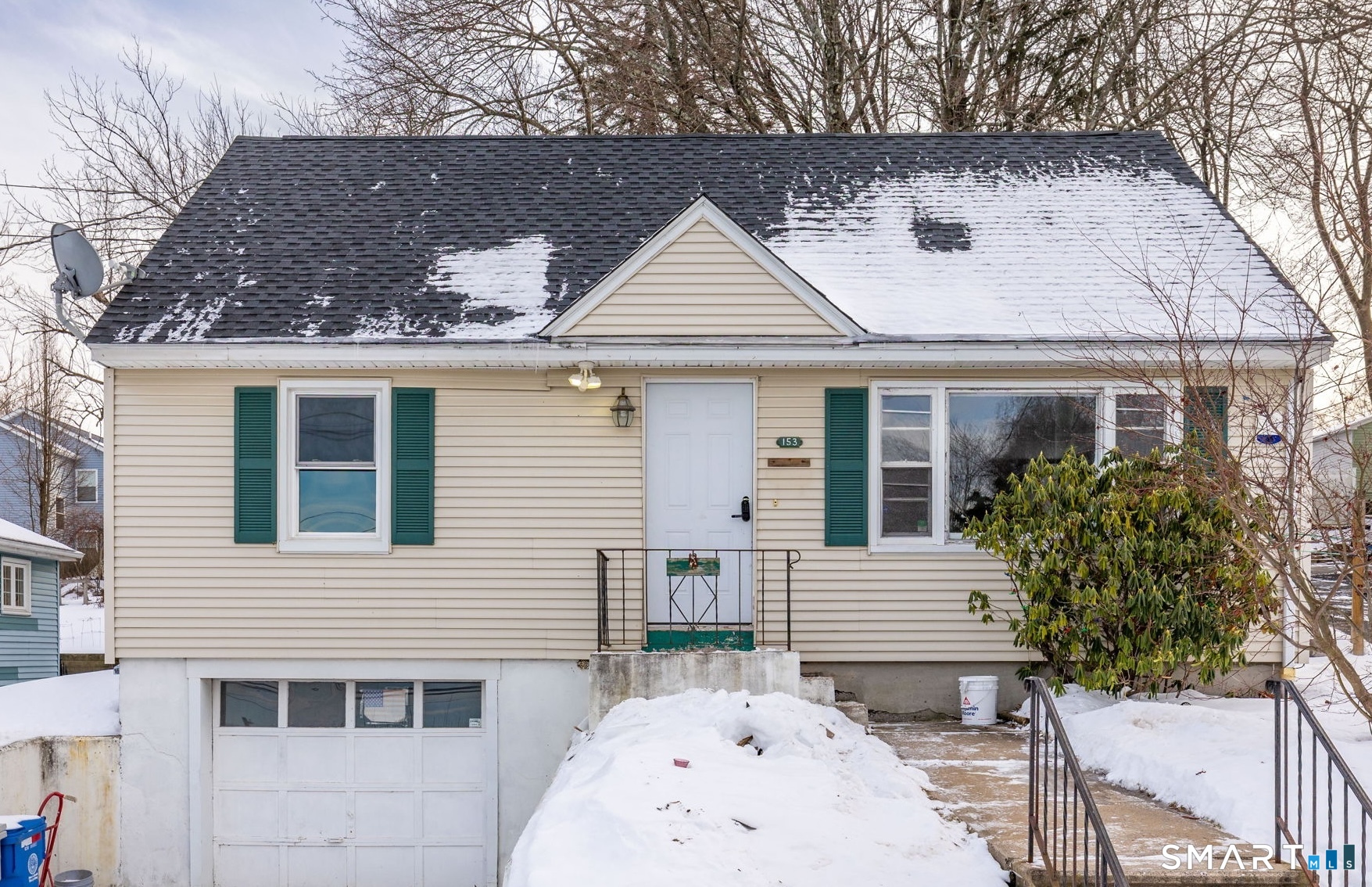 a view of house with a outdoor space