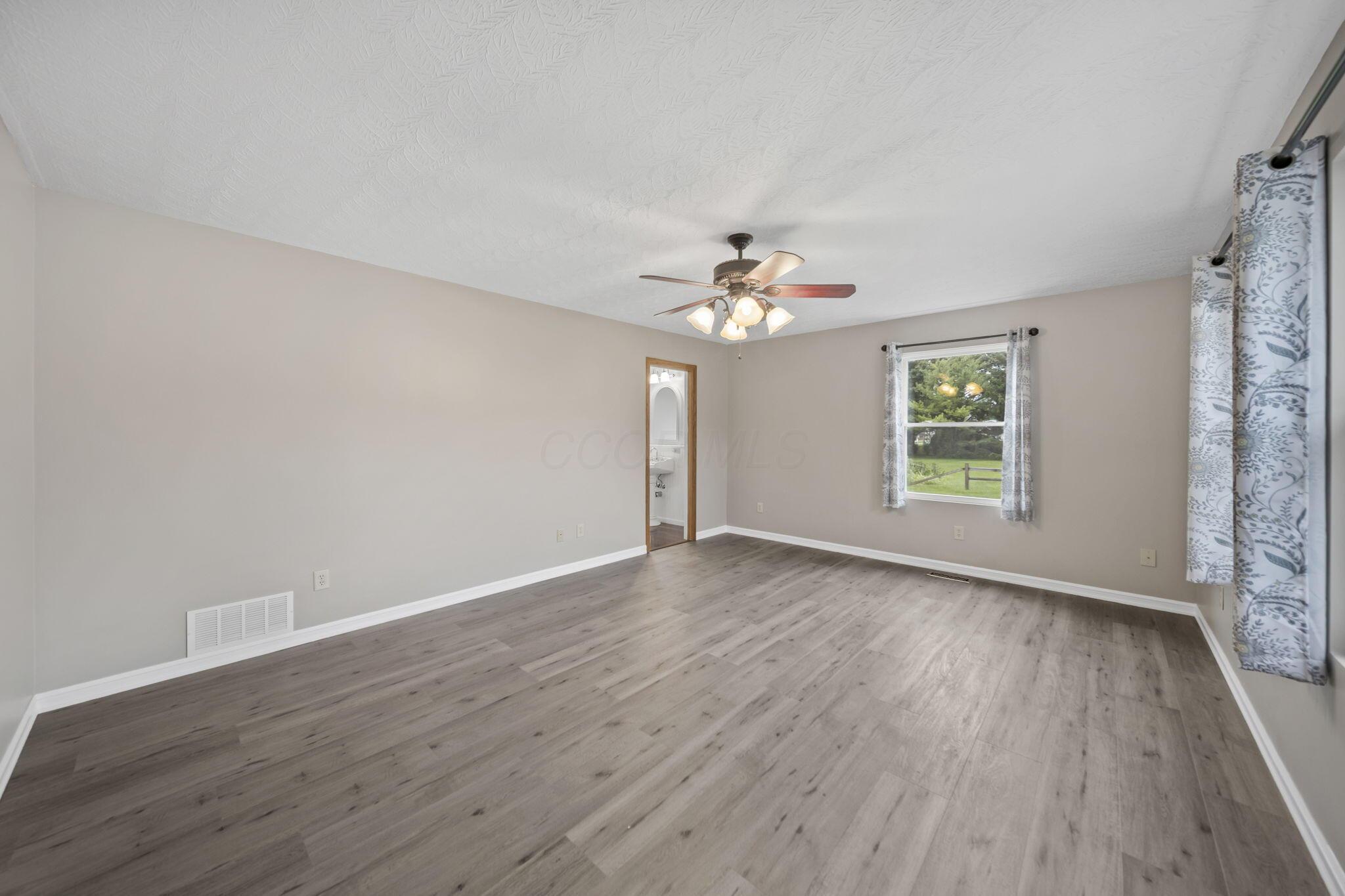 4384 Leppert Road Hilliard, OH 43026 - Photo 22 of 76 Owner's Suite