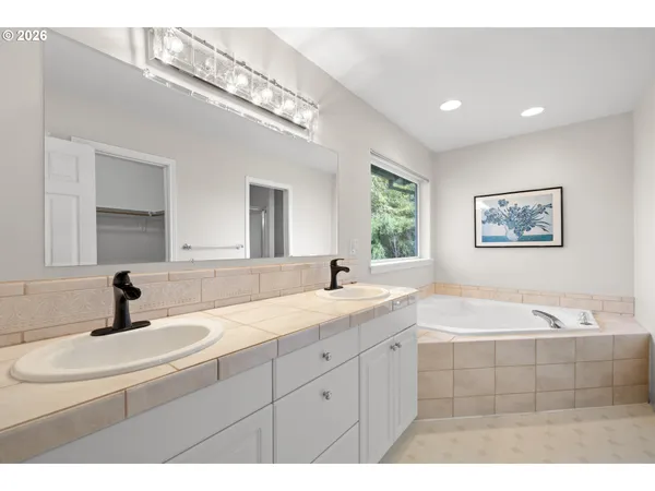 $679,000 | 18029 Chickaree Drive, Oregon City, OR 97045