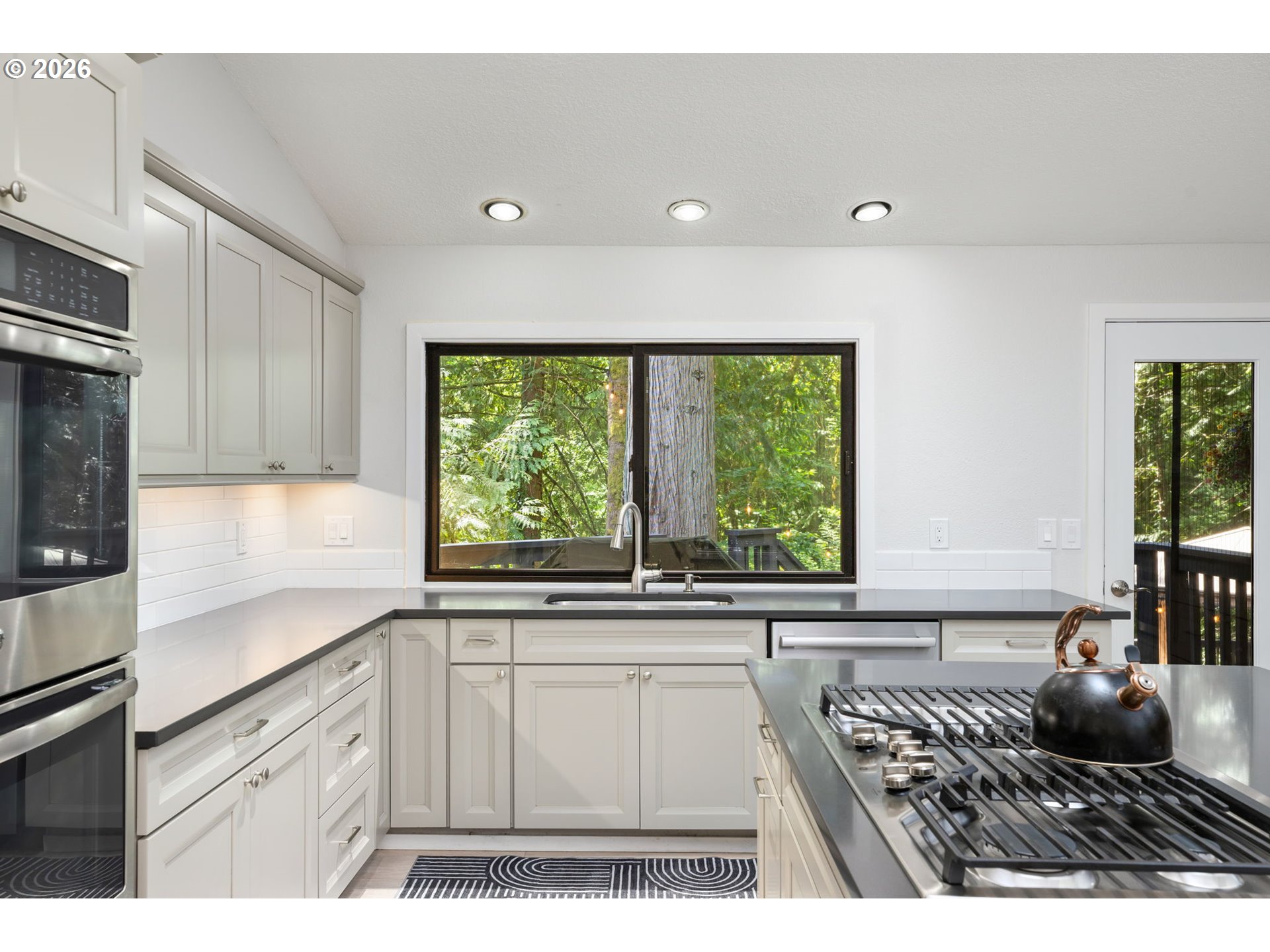 5833 Southwest Lane Court Portland, OR 97221 - Photo 19 of 47