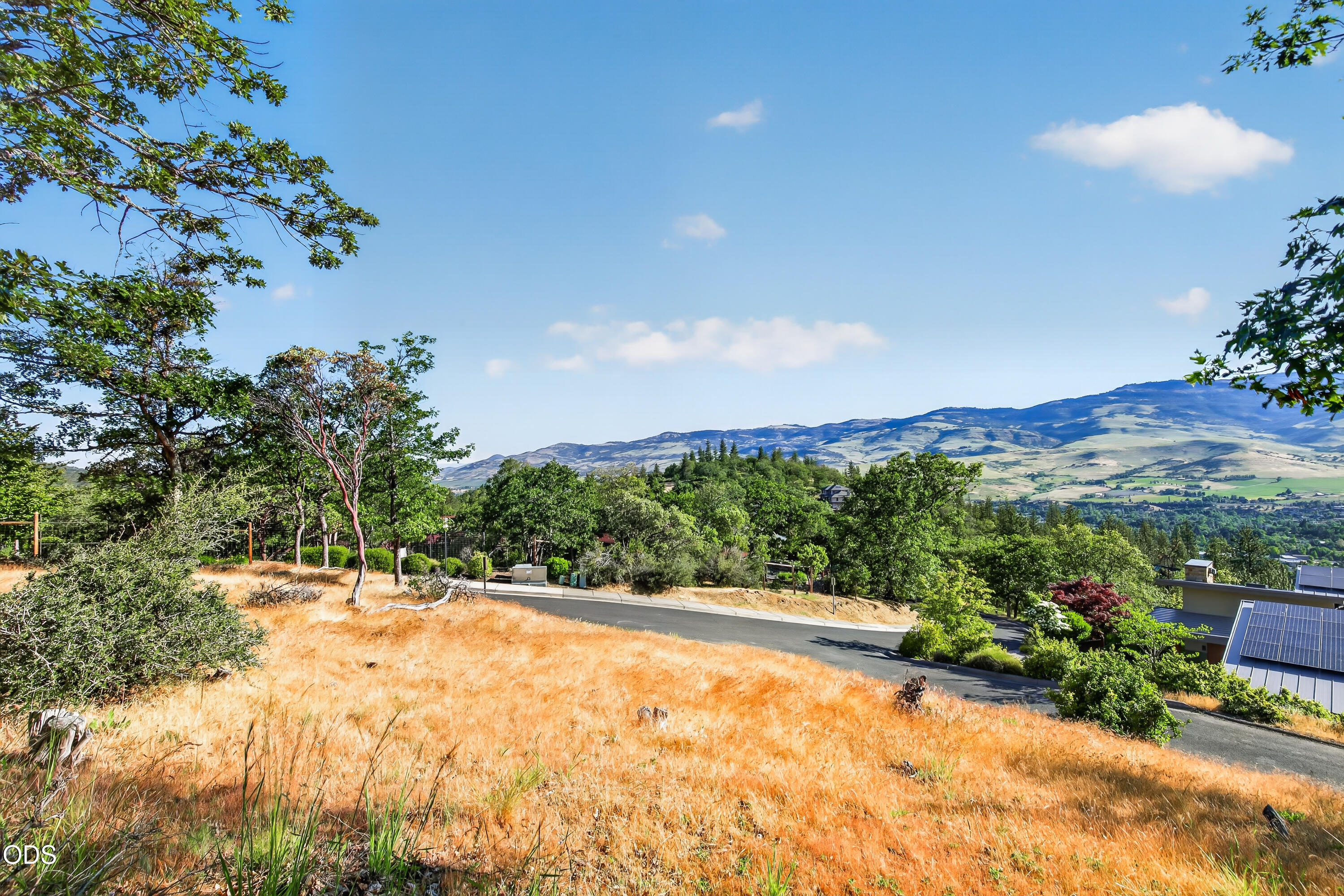 163 Hitt Road Ashland, OR 97520 - Photo 3 of 19