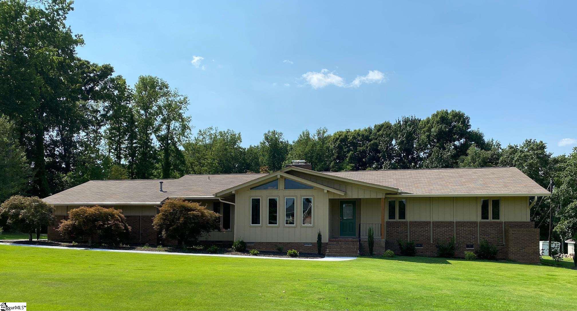 101 Redcliffe Road Greenville, SC 29615 - Photo 1 of 31 Gallery Image 1