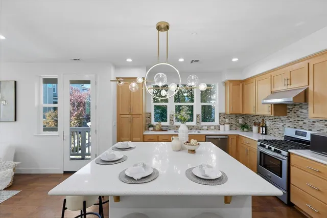 $1,599,888 | 125 Maidenhair Terrace, Sunnyvale, CA 94086