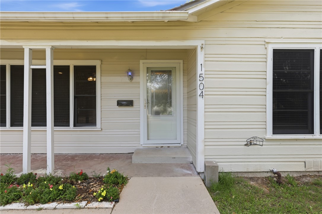 1504 Burt Street Bryan, TX 77802 - Photo 2 of 26