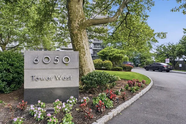 $2,875 | 6050 Boulevard East, Unit 16E, West New York, NJ 07093