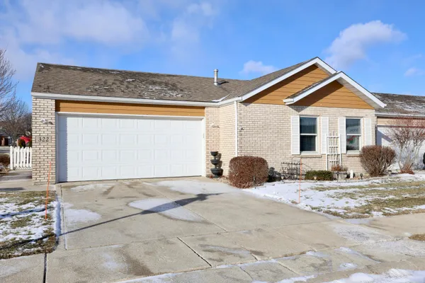 $255,000 | 322 Valley Court, Lowell, IN 46356