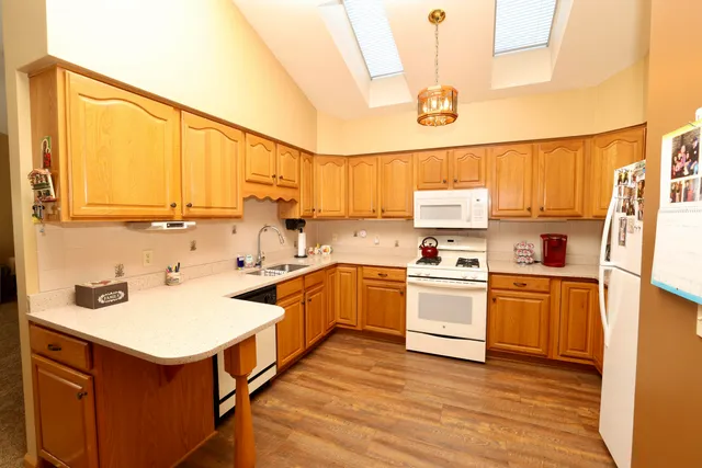 $255,000 | 322 Valley Court, Lowell, IN 46356