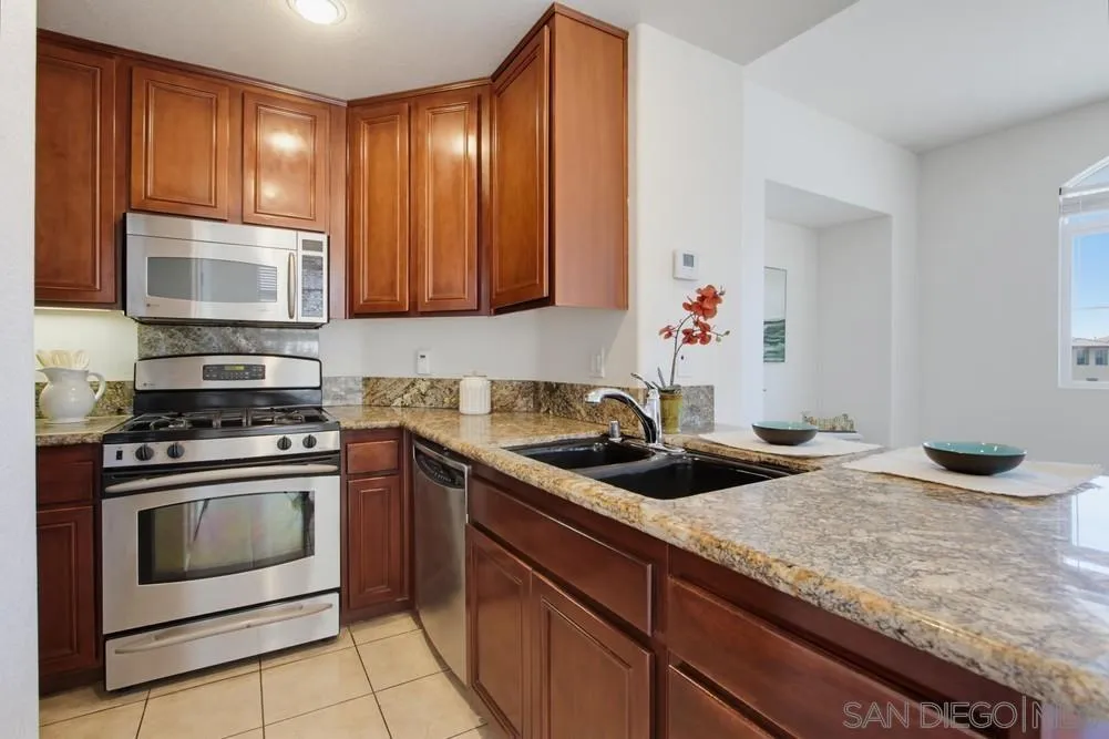 550 Almond Road San Marcos, CA 92078 - Photo 6 of 37