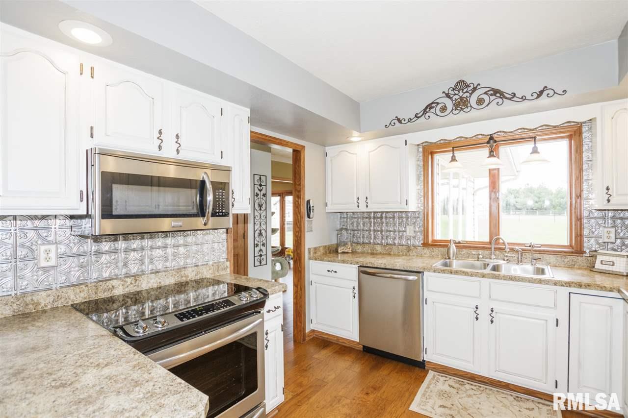 25301 Schuck Road Washington, IL 61571 - Photo 4 of 36 Gallery Image 4