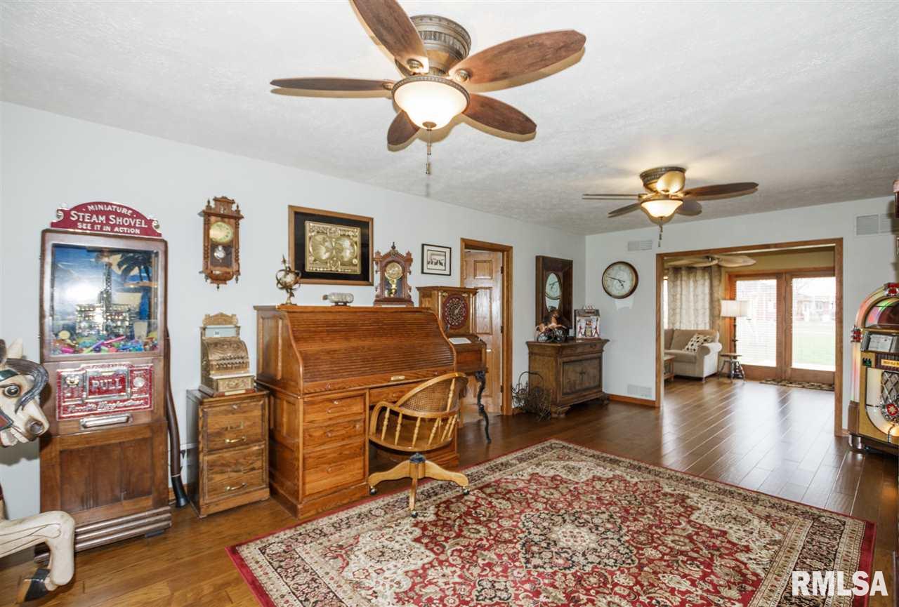 25301 Schuck Road Washington, IL 61571 - Photo 6 of 36 Gallery Image 6