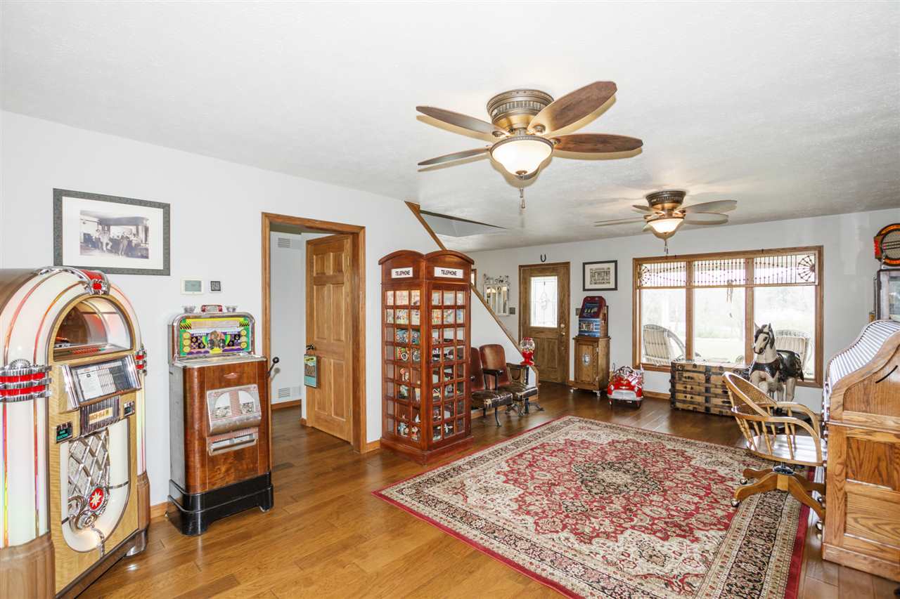 25301 Schuck Road Washington, IL 61571 - Photo 8 of 36 Gallery Image 8