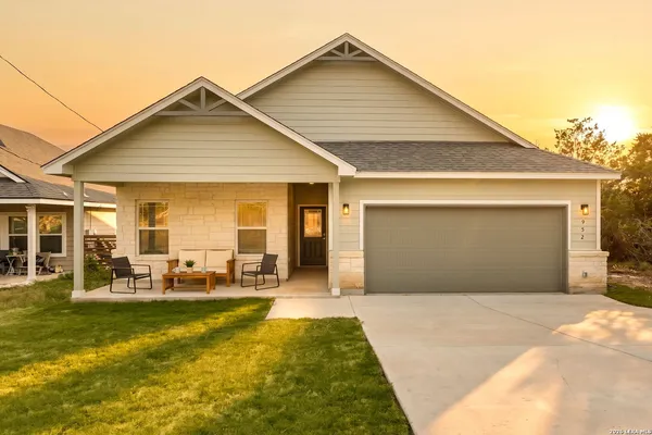 $299,999 | 952 Rimrock Cove, Spring Branch, TX 78070