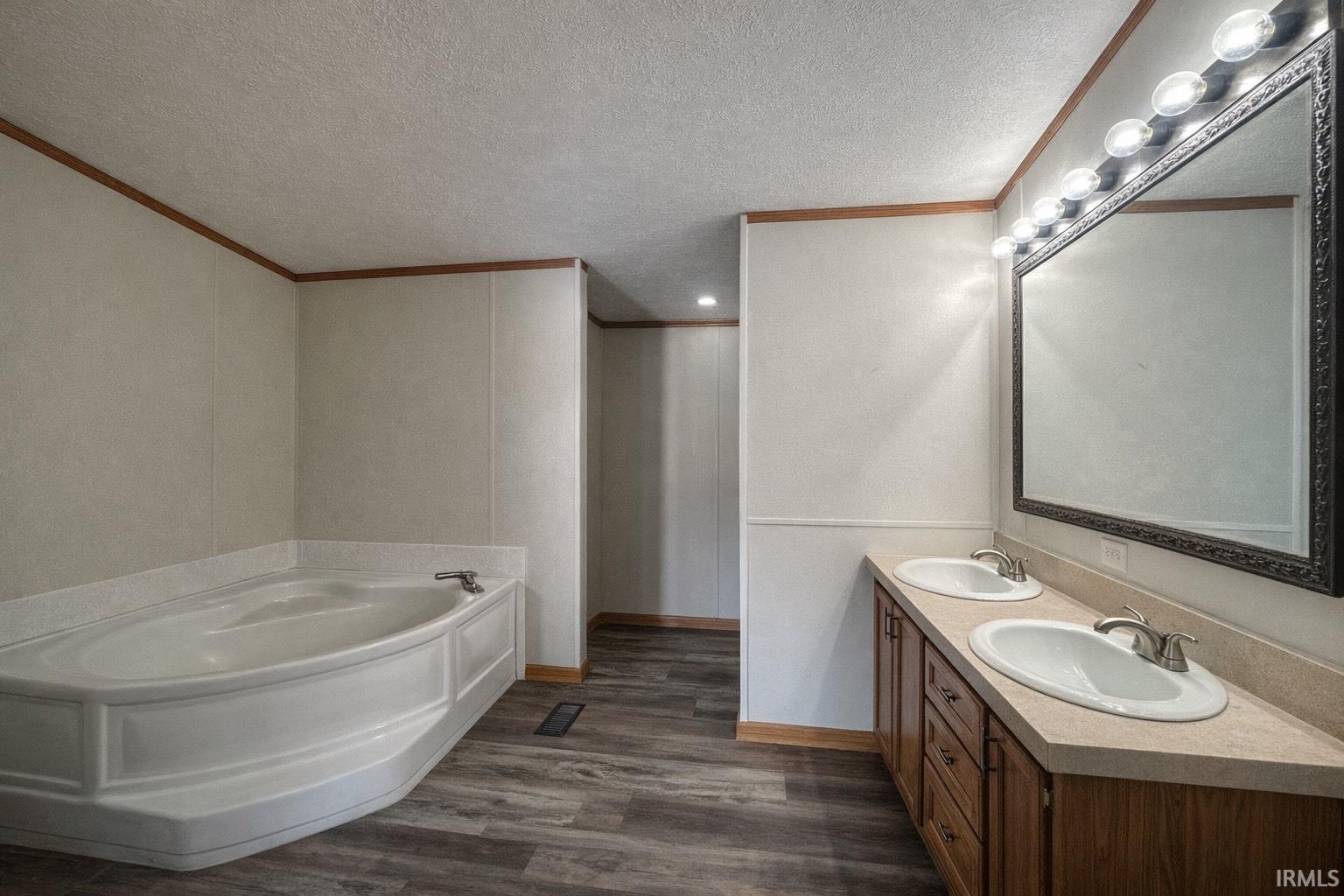 13565 4th Road Plymouth, IN 46563 - Photo 8 of 17