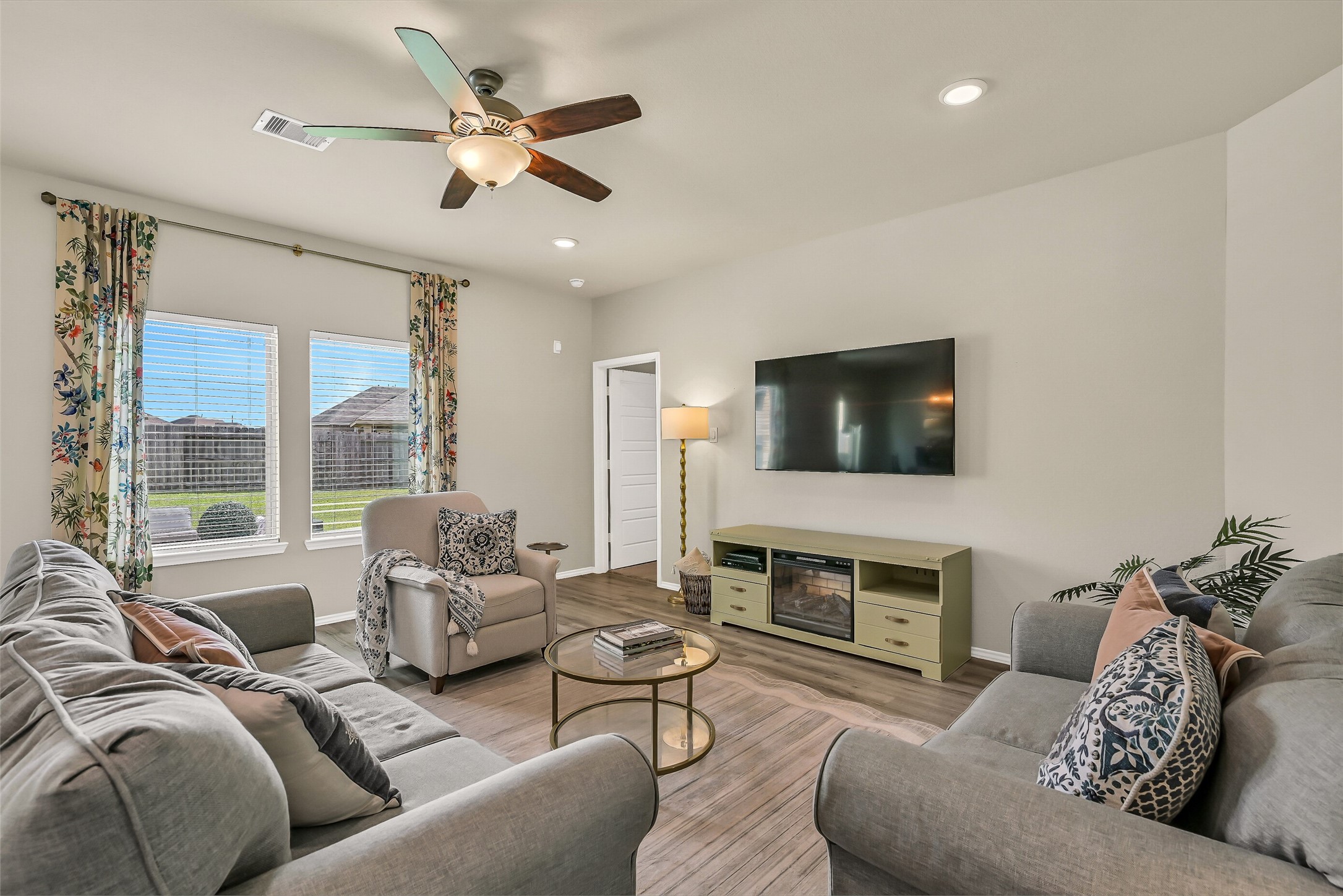 13711 Saxon Cliff Lane Rosharon, TX 77583 - Photo 7 of 30
