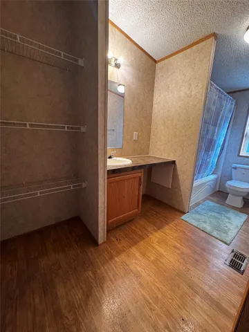 a view of utility room